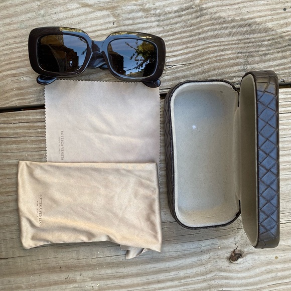 Bottega Veneta Intrecciato Detail Sunglasses - Picture 10 of 10